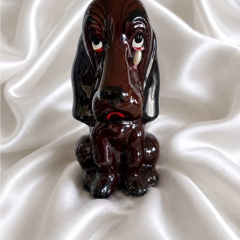 Enesco “VINTAGE” Japan Hound Dog Coin Bank / Sad Eyes Ceramic Puppy Figurine